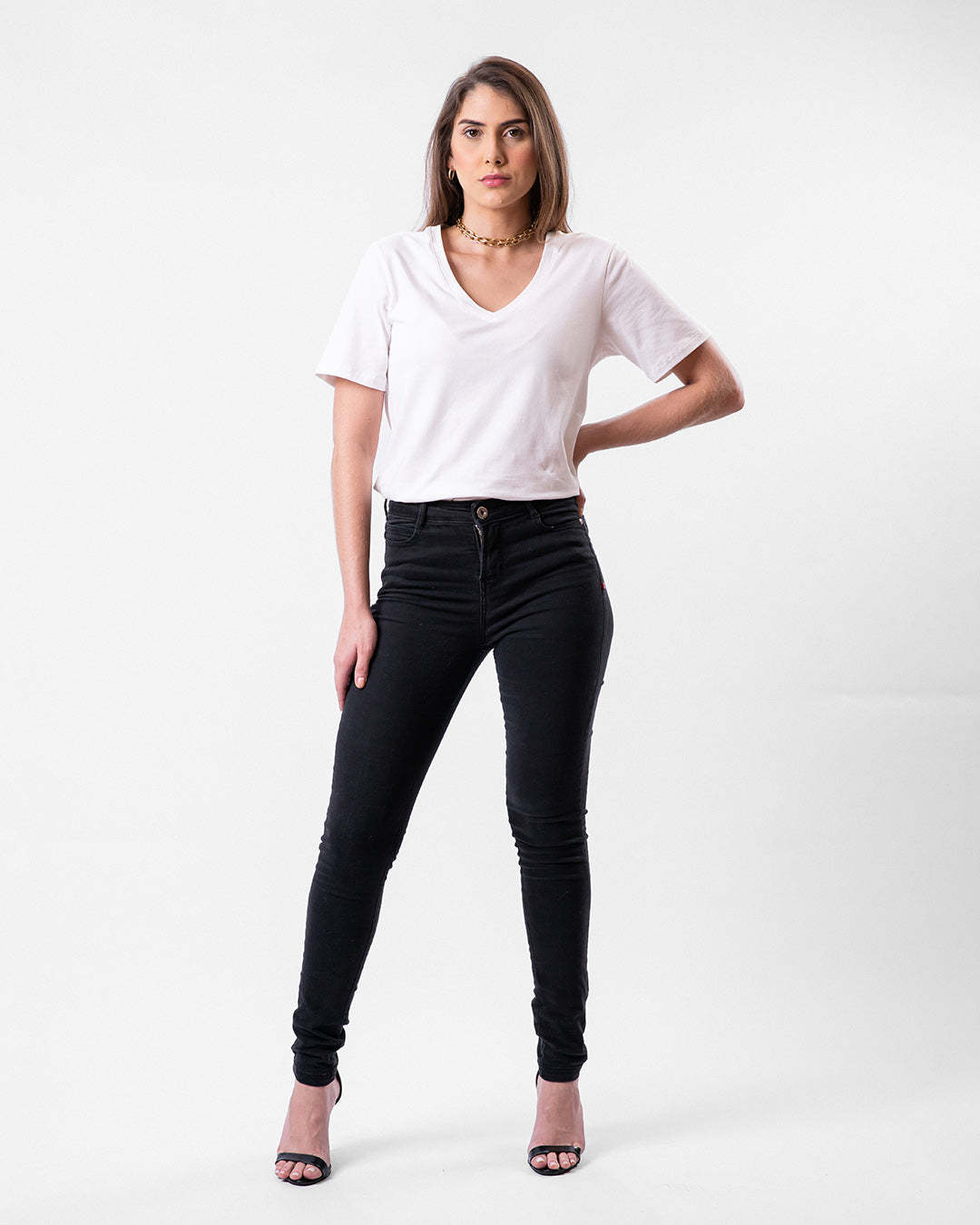 Camiseta de Algodão Premium Gola V Off-White