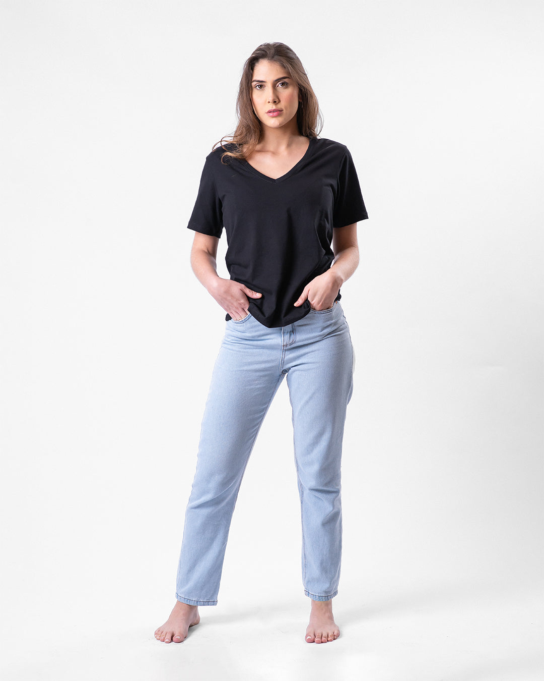 Camiseta de Algodão Premium Gola V Preta