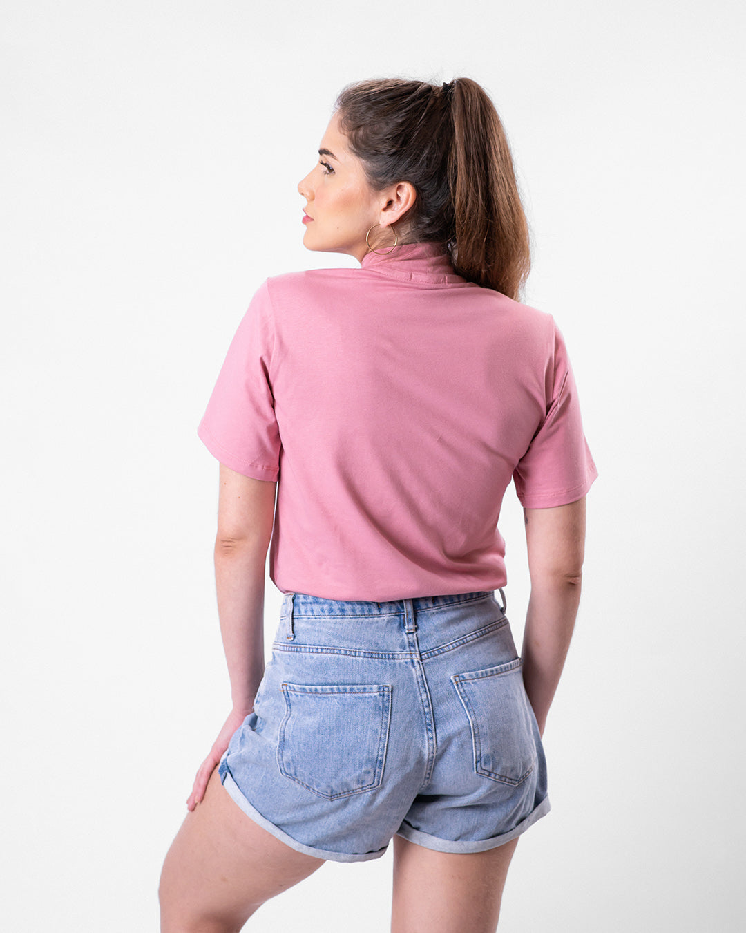 Camiseta de Algodão Premium Gola Alta Rosa