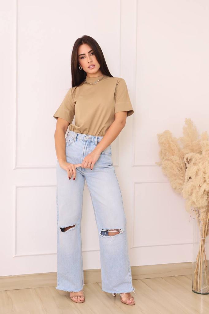 Camiseta Slim Gola Alta Nude