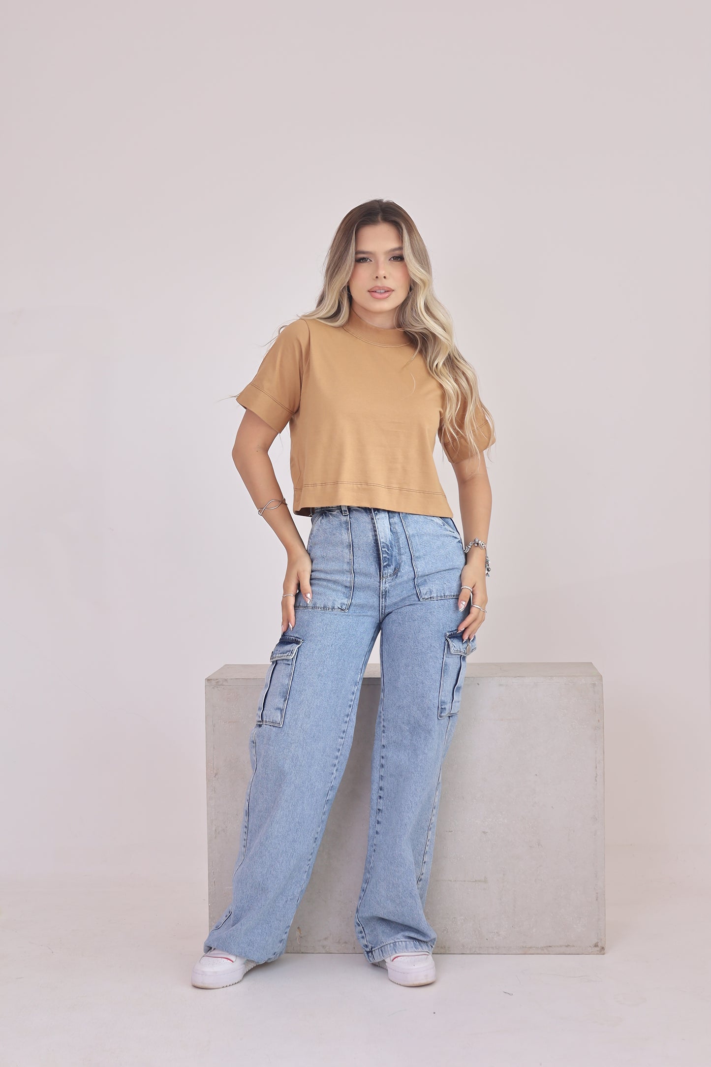 Camiseta Cropped Gola Alta Nude